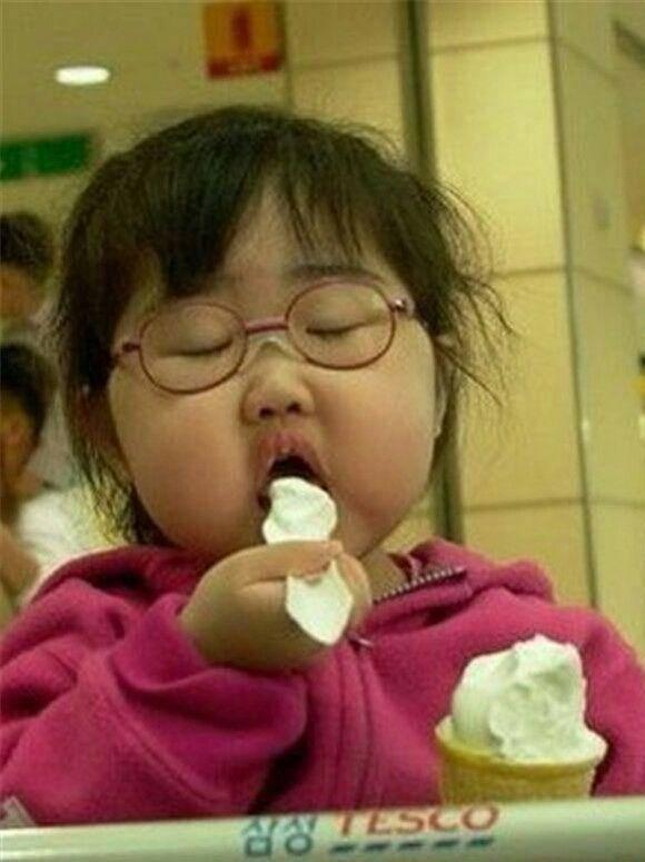 吃瓜娱乐图片搞笑可爱女,搞笑可爱女生吃瓜娱乐瞬间